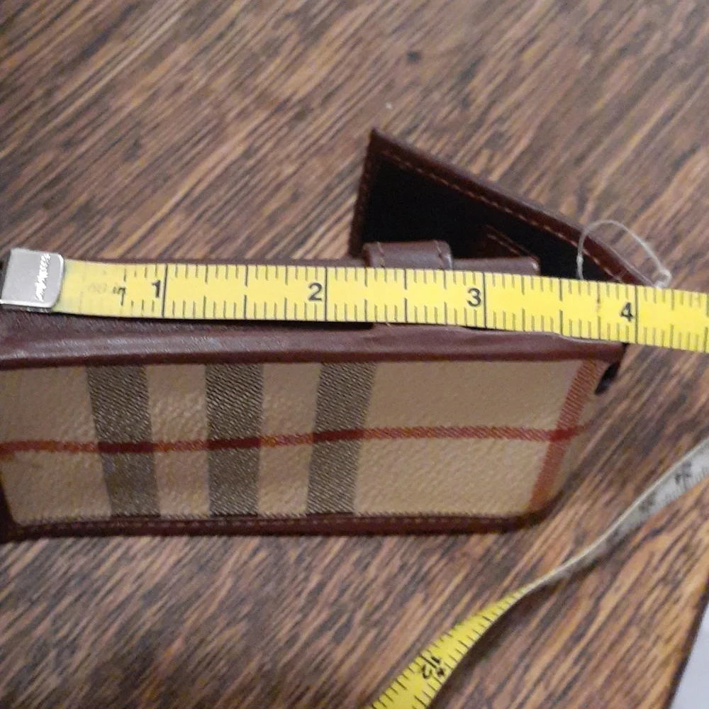 BURBERRY LIPSTICK /CIGARETTE HOLDER CASE